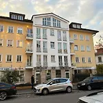2-Room Apartment In Dresden\'S Neustadt
