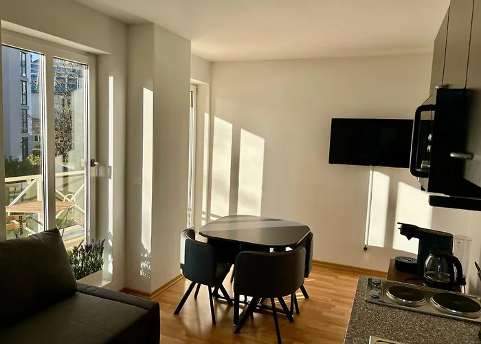 2-Room Apartment In Dresden\'S Neustadt